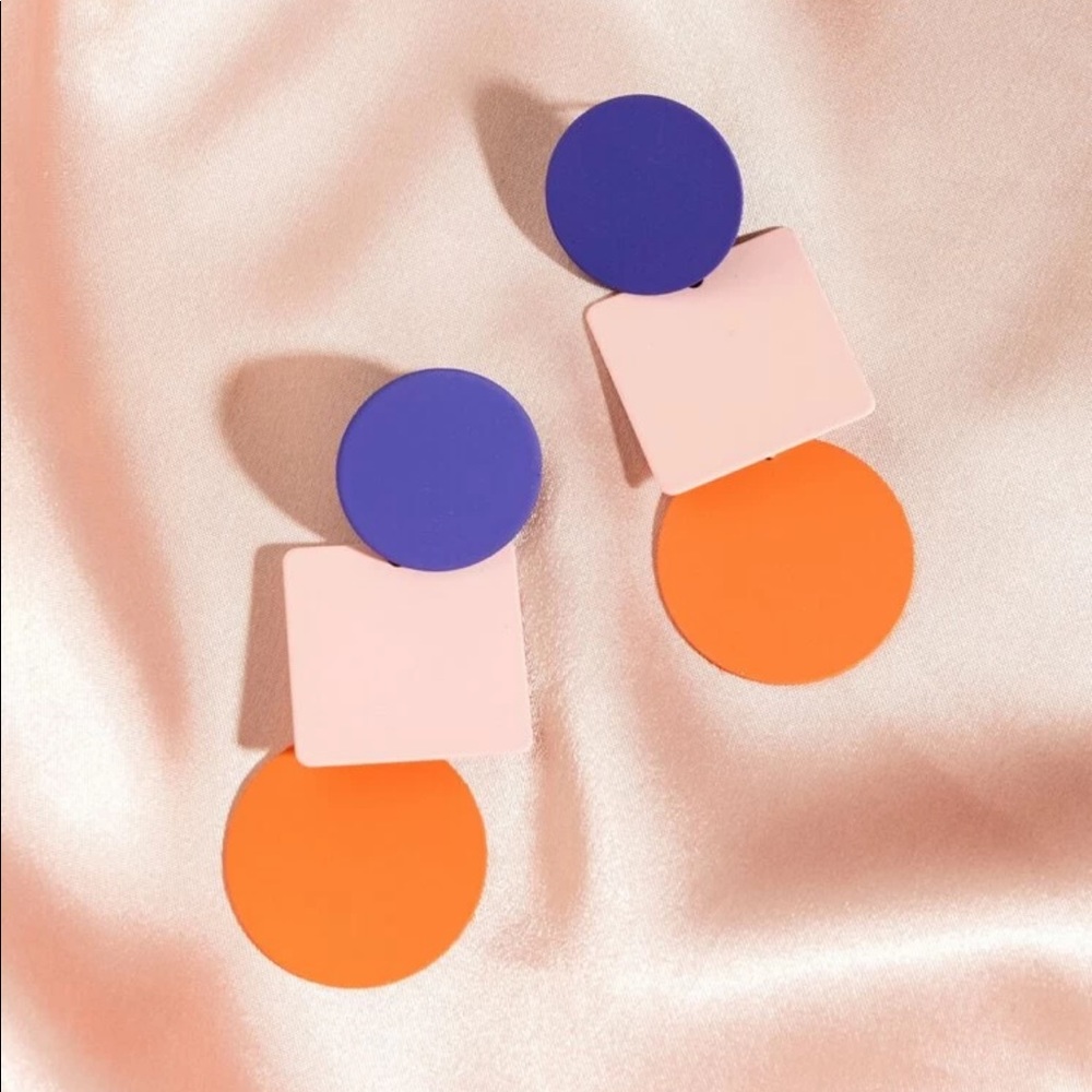 Lea (All Earrings 5/$30)